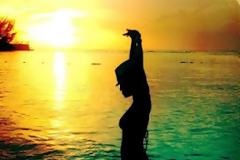 ΔΕΙΤΕ: Διάσημο μοντέλο στα μαγικά νερά της Τζαμάικα...