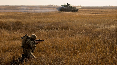 Σε τεντωμένο σκηνή οι σχέσεις Ρωσίας και Ουκρανίας - Μαζική συγκέντρωση στρατευμάτων στη ρωσική πλευρά των συνόρων - Φωτογραφία 1