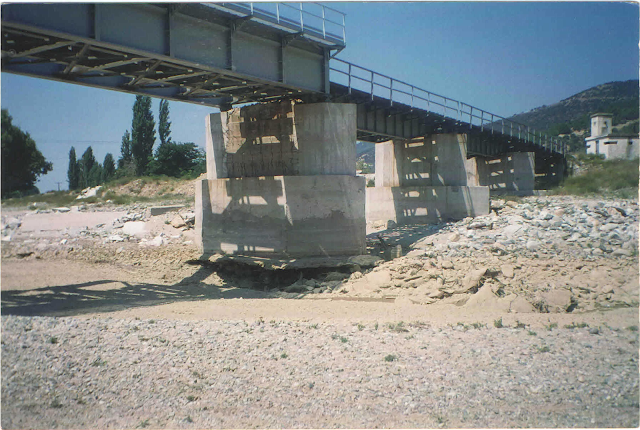 Οι πολλαπλές όψεις της σιδηροδρομικής γέφυρας του Κομψάτου - Φωτογραφία 4