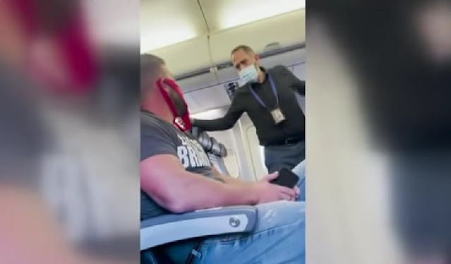ΗΠΑ: Κατέβασαν Επιβάτη από αεροπλάνο επειδή φορούσε στρίνγκ αντί για μάσκα (Video) - Φωτογραφία 1