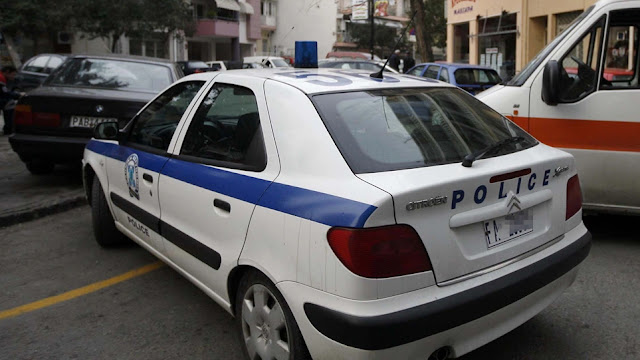 Θεσσαλονίκη: Αστυνομικοί απέτρεψαν νέα δολοφονία γυναίκας - Ο σύζυγος είχε το μαχαίρι στον λαιμό της μπροστά στο ανήλικο παιδί τους! - Φωτογραφία 1