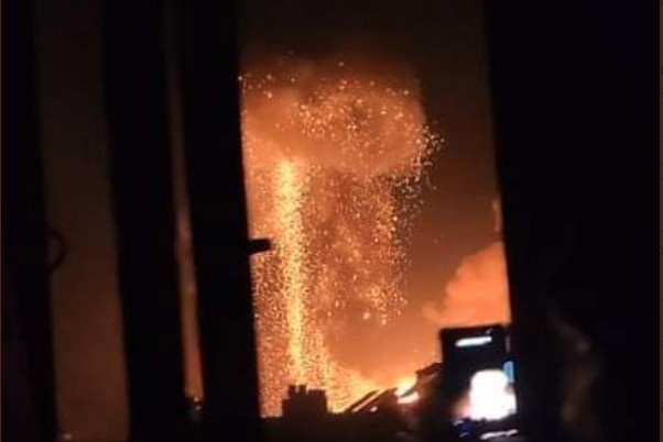 Συρία: Ισραηλινοί βομβαρδισμοί στο λιμάνι της Λαττάκειας - Στις φλόγες εμπορευματοκιβώτια - Φωτογραφία 1