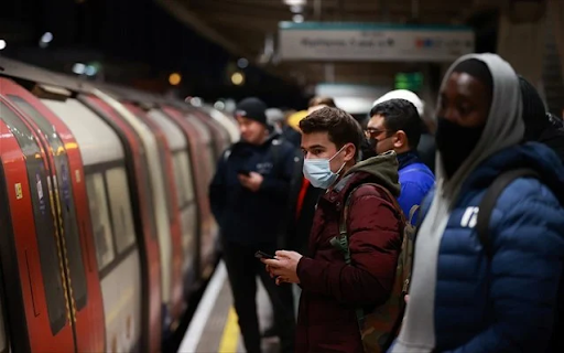 Βρετανία: Μεγάλο πρόβλημα για τις σιδηροδρομικές μεταφορές οι ασθένειες του προσωπικού λόγω Covid - Φωτογραφία 1