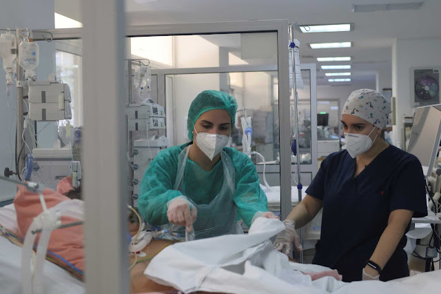 Νοσοκομείο «Ευαγγελισμός»: Τριπλά εμβολιασμένος γιατρός νόσησε δύο φορές - «Αισχρό το πρωτόκολλο καραντίνας» - Φωτογραφία 1