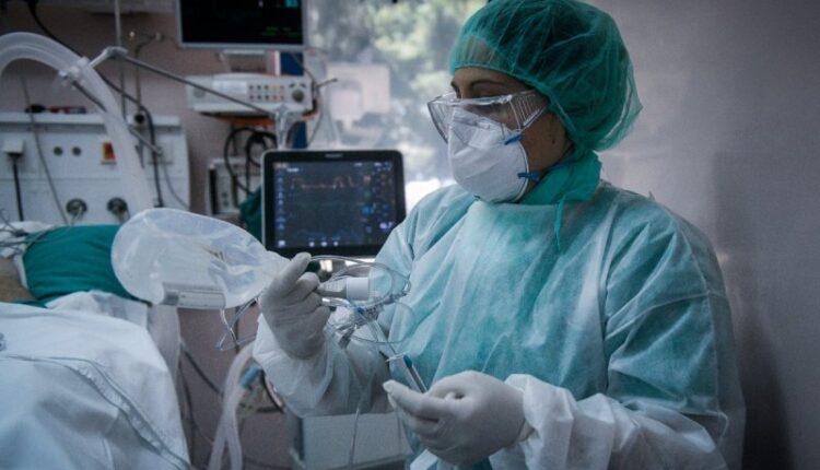 Κορονοϊός: Ασφυξία στα νοσοκομεία και επιστράτευση γιατρών. Μόνο στην Αττική νοσηλεύονται 46 παιδιά - Φωτογραφία 1