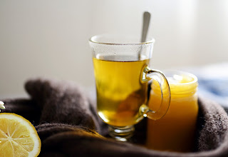 Τα οφέλη που προσφέρει στην υγεία μας το απλό ρόφημα με μέλι και νερό - Φωτογραφία 1