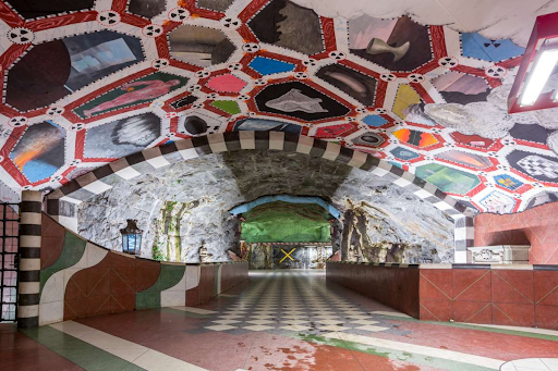 Στοκχόλμη: Το πιο εντυπωσιακό “υπόγειο” αξιοθέατο στον κόσμο είναι η “μακρύτερη γκαλερί τέχνης”! - Φωτογραφία 5