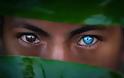 Γενετική πάθηση δίνει σε ιθαγενείς της Ινδονησίας τα πιο διαπεραστικά μπλε μάτια του κόσμου