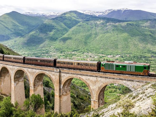 Οι Ιταλικοί σιδηρόδρομοι αξιοποιούν τον σιδηρόδρομο σε διαχρονικές διαδρομές. - Φωτογραφία 1
