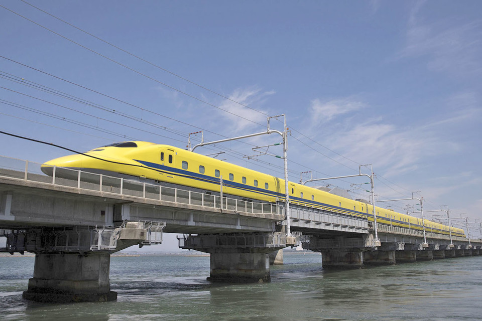 Το αγαπημένο τρένο της Ιαπωνίας Doctor Yellow θα αποσυρθεί - Φωτογραφία 2