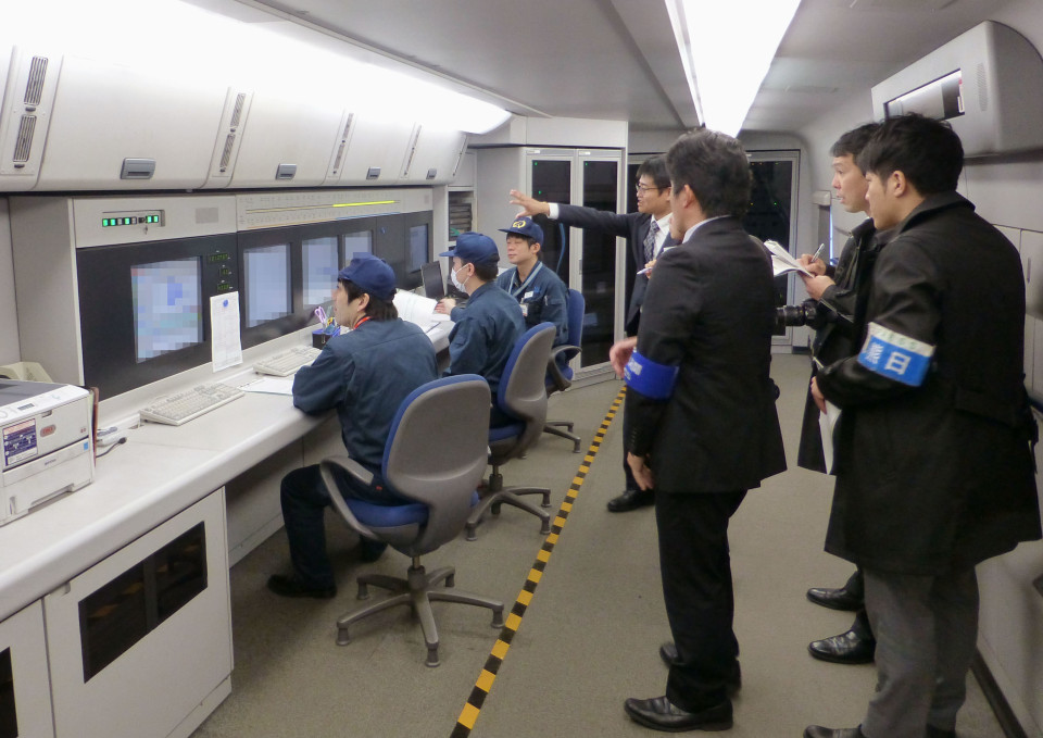 Το αγαπημένο τρένο της Ιαπωνίας Doctor Yellow θα αποσυρθεί - Φωτογραφία 4