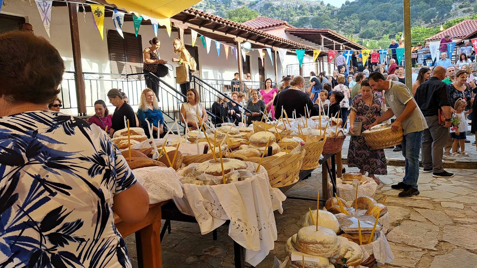 Μεγας  Εσπερινός στην Ιερά Μονή Ρόμβου Βάτου -Παναγία η Ρομβιάτισσα- στα Ακαρνανικά (φώτο  Στελλα Λιαπη) - Φωτογραφία 57