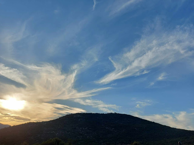 Ηλιοβασιλέματα στο Ξηρόμερο που μοιάζει με πίνακες ζωγραφικής - Φωτογραφία 2