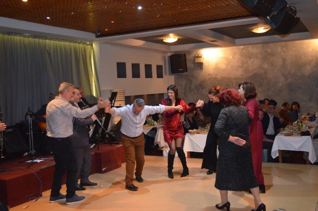 Μεγάλη επιτυχία σημείωσε η χοροεσπερίδα και η κοπή πίτας, που διοργάνωσε ο  σύλλογος Μπαμπίνης Χριστόδουλος Παμπλέκης  (φωτο-βιντεο) - Φωτογραφία 71