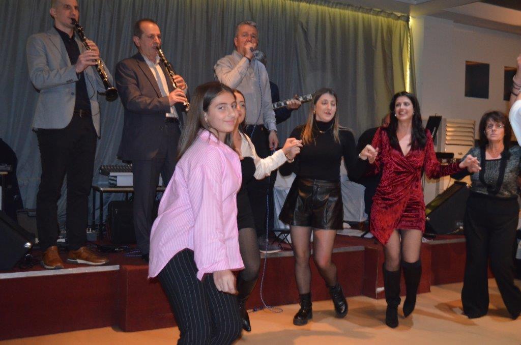 Μεγάλη επιτυχία σημείωσε η χοροεσπερίδα και η κοπή πίτας, που διοργάνωσε ο  σύλλογος Μπαμπίνης Χριστόδουλος Παμπλέκης  (φωτο-βιντεο) - Φωτογραφία 76