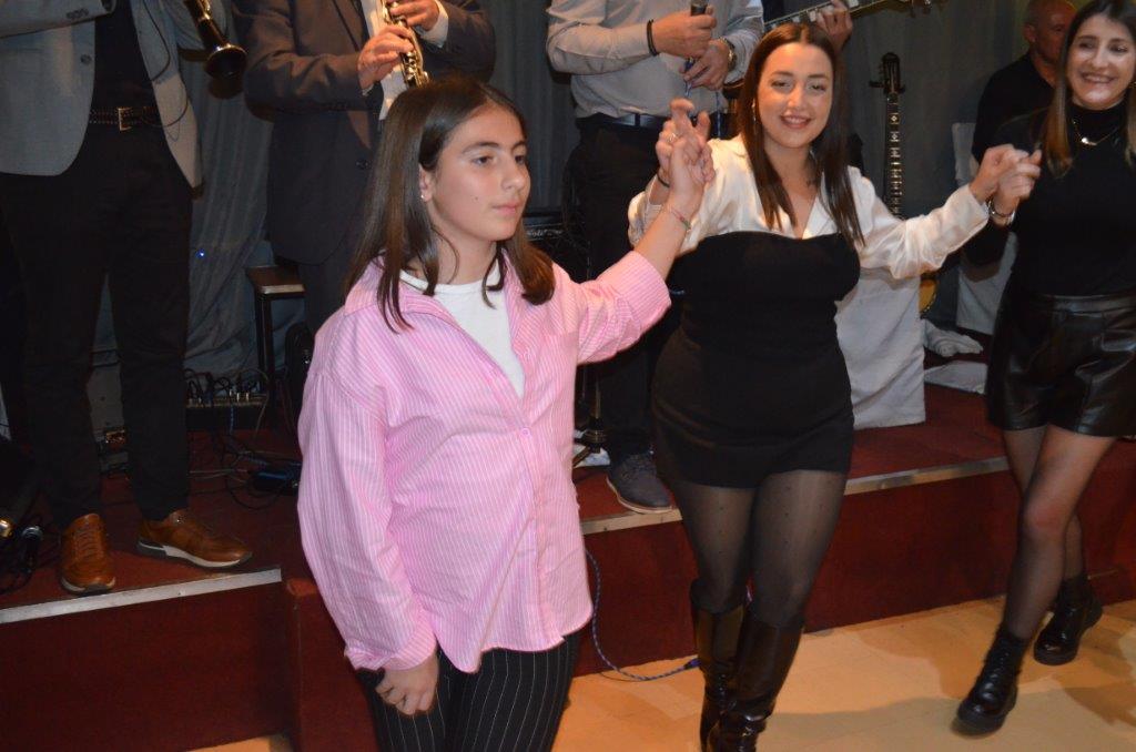 Μεγάλη επιτυχία σημείωσε η χοροεσπερίδα και η κοπή πίτας, που διοργάνωσε ο  σύλλογος Μπαμπίνης Χριστόδουλος Παμπλέκης  (φωτο-βιντεο) - Φωτογραφία 78