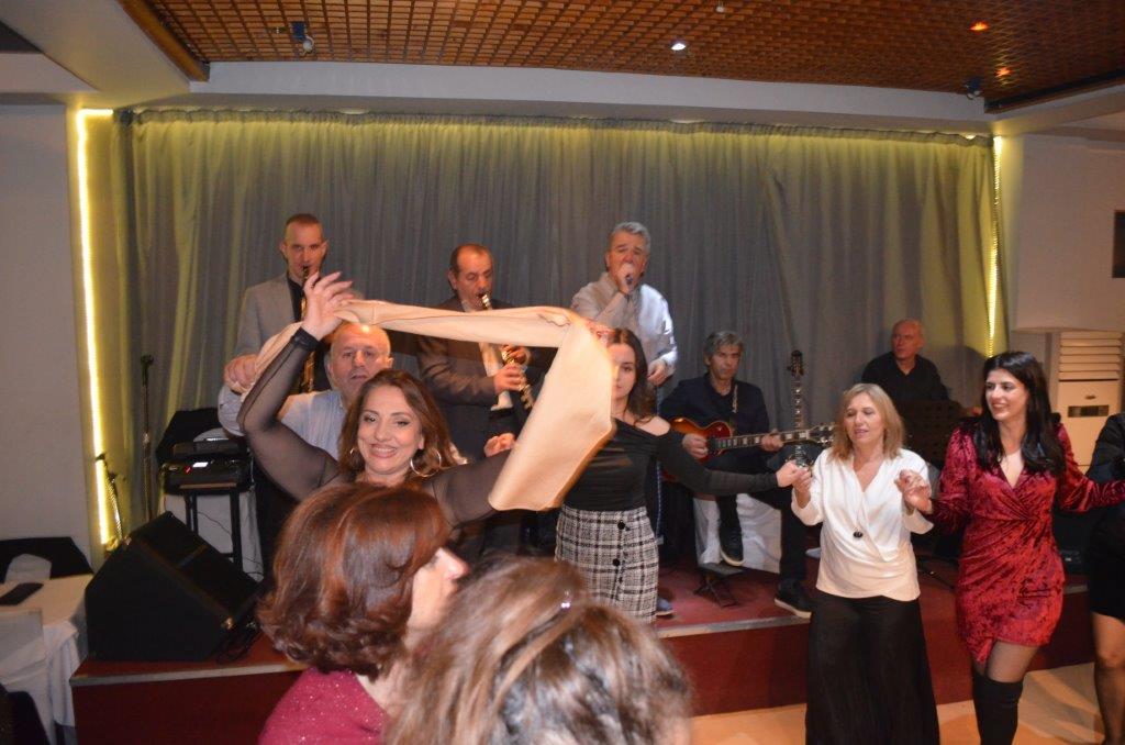 Μεγάλη επιτυχία σημείωσε η χοροεσπερίδα και η κοπή πίτας, που διοργάνωσε ο  σύλλογος Μπαμπίνης Χριστόδουλος Παμπλέκης  (φωτο-βιντεο) - Φωτογραφία 90