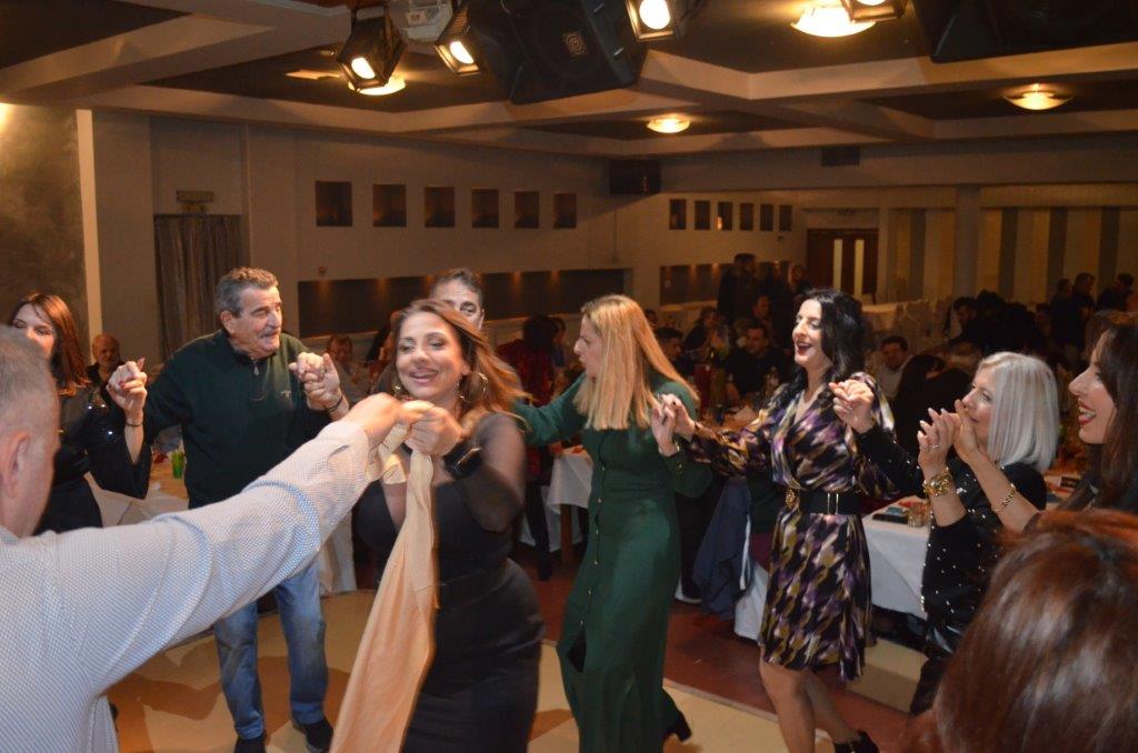 Μεγάλη επιτυχία σημείωσε η χοροεσπερίδα και η κοπή πίτας, που διοργάνωσε ο  σύλλογος Μπαμπίνης Χριστόδουλος Παμπλέκης  (φωτο-βιντεο) - Φωτογραφία 94