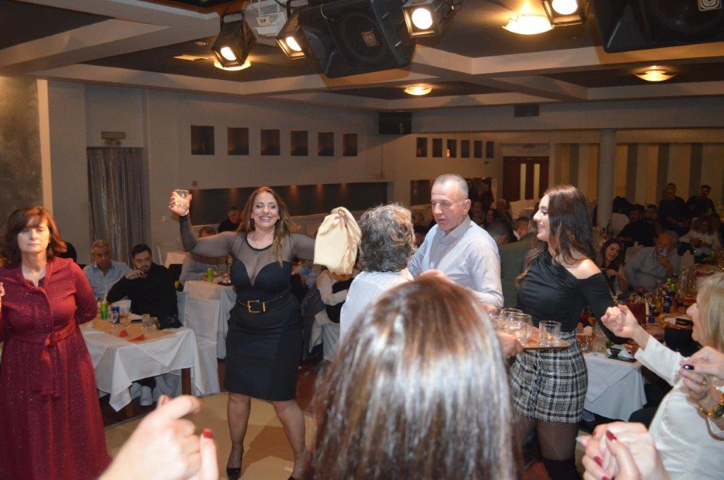 Μεγάλη επιτυχία σημείωσε η χοροεσπερίδα και η κοπή πίτας, που διοργάνωσε ο  σύλλογος Μπαμπίνης Χριστόδουλος Παμπλέκης  (φωτο-βιντεο) - Φωτογραφία 96