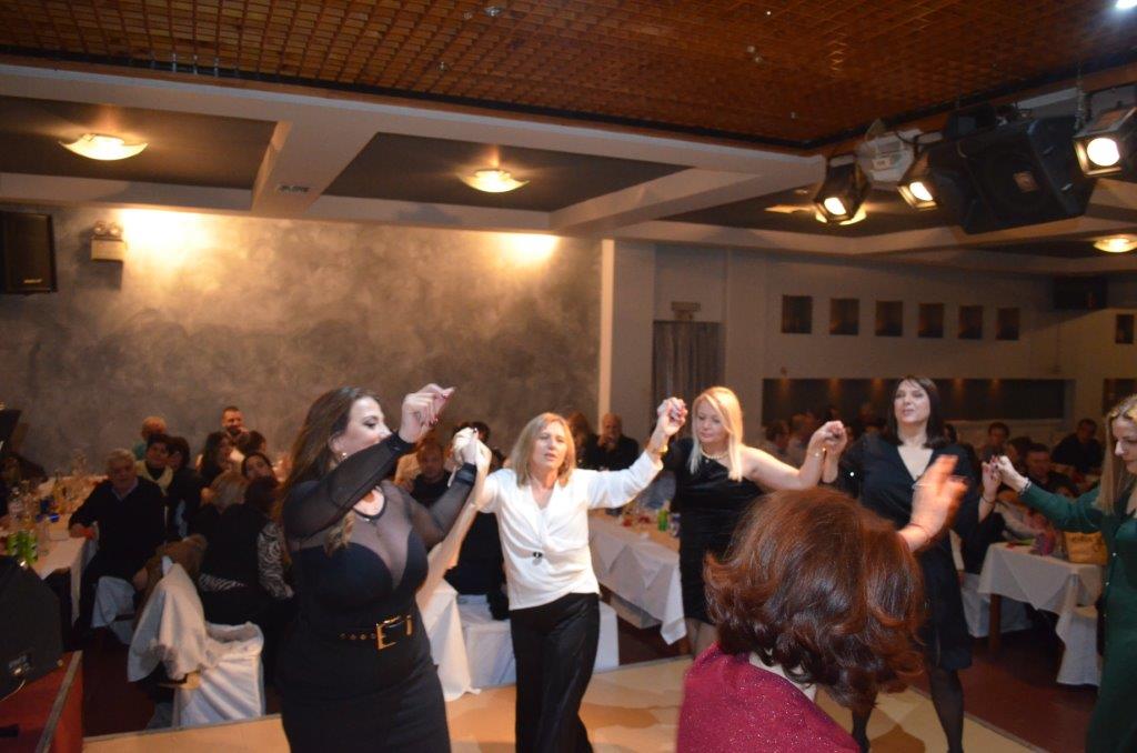 Μεγάλη επιτυχία σημείωσε η χοροεσπερίδα και η κοπή πίτας, που διοργάνωσε ο  σύλλογος Μπαμπίνης Χριστόδουλος Παμπλέκης  (φωτο-βιντεο) - Φωτογραφία 99