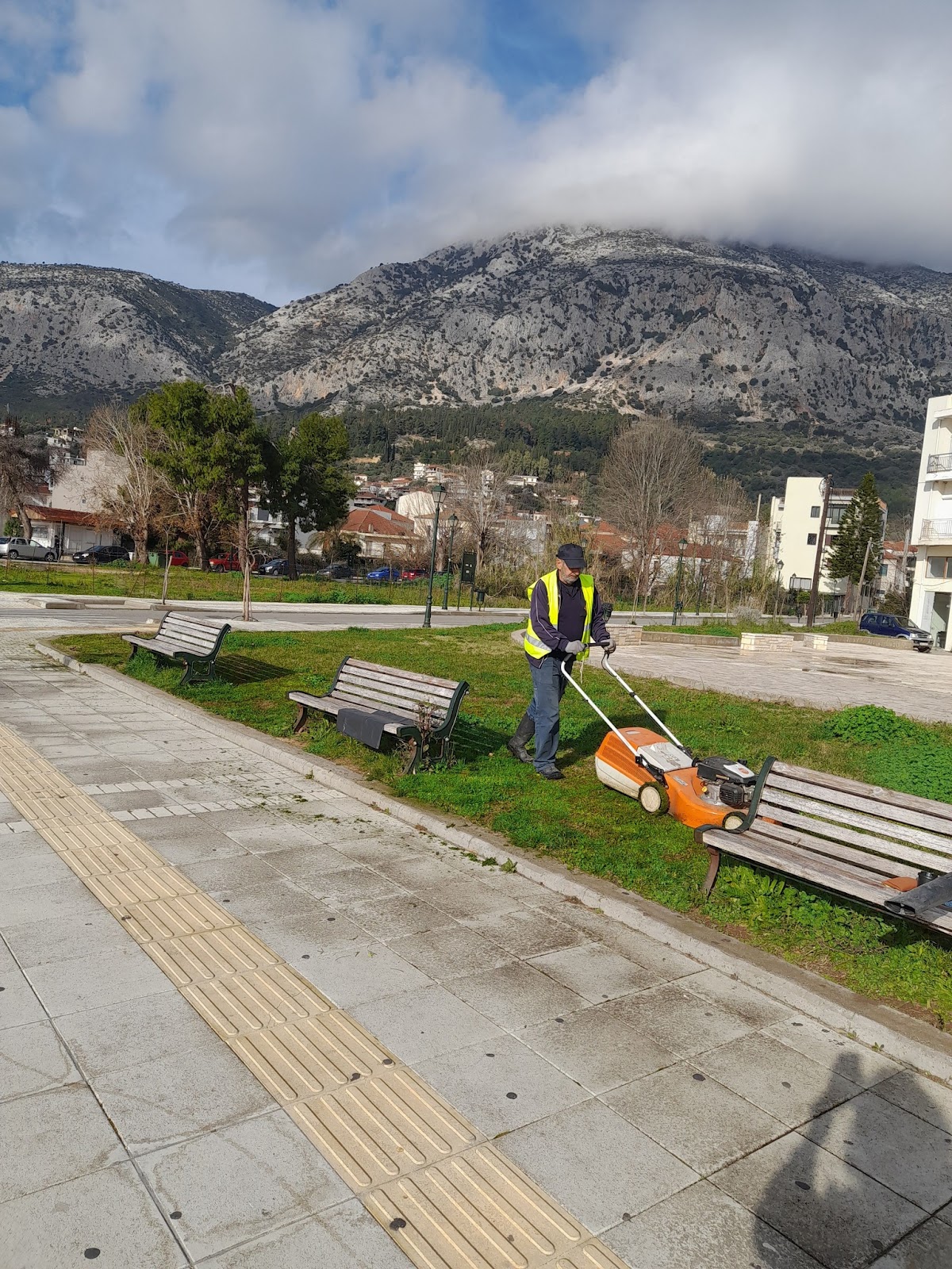 Αρετη Γριτσιπη : πολλαπλες παρεμβάσεις που αφορούν στη βελτίωση της καθημερινότητα στον Αστακο - Φωτογραφία 3