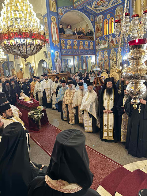 Τελέστηκε ἡ Ἐξόδιος Ἀκολουθία καὶ ἡ ταφὴ τοῦ μακαριστοῦ Γέροντος Κοσμᾶ, Καθηγουμένου τῆς Ἱερᾶς Μονῆς Στομίου Κονίτσης - Φωτογραφία 13