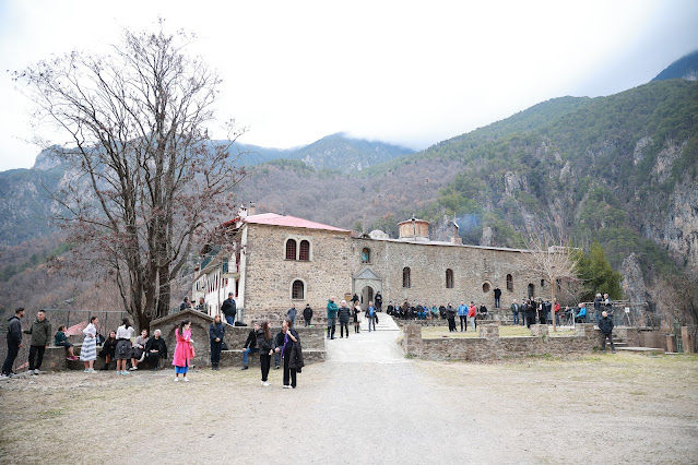 Τελέστηκε ἡ Ἐξόδιος Ἀκολουθία καὶ ἡ ταφὴ τοῦ μακαριστοῦ Γέροντος Κοσμᾶ, Καθηγουμένου τῆς Ἱερᾶς Μονῆς Στομίου Κονίτσης - Φωτογραφία 41