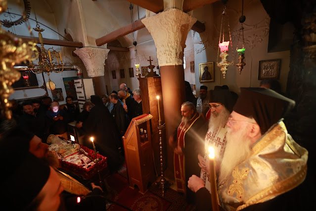 Τελέστηκε ἡ Ἐξόδιος Ἀκολουθία καὶ ἡ ταφὴ τοῦ μακαριστοῦ Γέροντος Κοσμᾶ, Καθηγουμένου τῆς Ἱερᾶς Μονῆς Στομίου Κονίτσης - Φωτογραφία 47