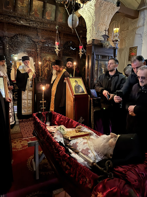 Τελέστηκε ἡ Ἐξόδιος Ἀκολουθία καὶ ἡ ταφὴ τοῦ μακαριστοῦ Γέροντος Κοσμᾶ, Καθηγουμένου τῆς Ἱερᾶς Μονῆς Στομίου Κονίτσης - Φωτογραφία 51