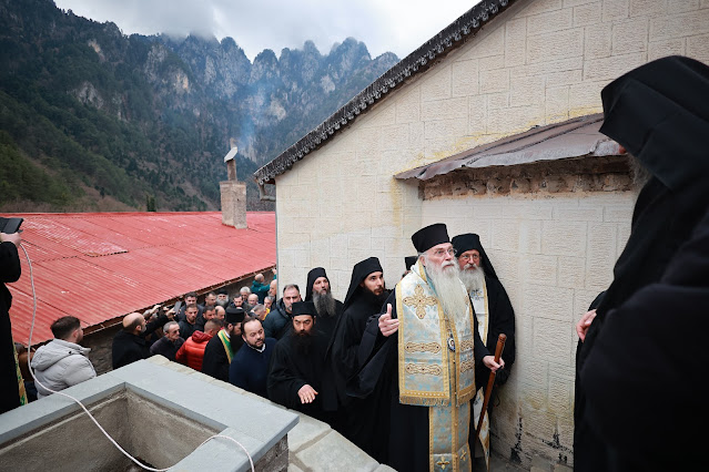 Τελέστηκε ἡ Ἐξόδιος Ἀκολουθία καὶ ἡ ταφὴ τοῦ μακαριστοῦ Γέροντος Κοσμᾶ, Καθηγουμένου τῆς Ἱερᾶς Μονῆς Στομίου Κονίτσης - Φωτογραφία 55