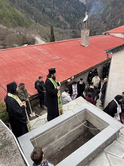 Τελέστηκε ἡ Ἐξόδιος Ἀκολουθία καὶ ἡ ταφὴ τοῦ μακαριστοῦ Γέροντος Κοσμᾶ, Καθηγουμένου τῆς Ἱερᾶς Μονῆς Στομίου Κονίτσης - Φωτογραφία 65
