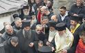 Τελέστηκε ἡ Ἐξόδιος Ἀκολουθία καὶ ἡ ταφὴ τοῦ μακαριστοῦ Γέροντος Κοσμᾶ, Καθηγουμένου τῆς Ἱερᾶς Μονῆς Στομίου Κονίτσης - Φωτογραφία 77