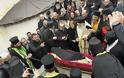Τελέστηκε ἡ Ἐξόδιος Ἀκολουθία καὶ ἡ ταφὴ τοῦ μακαριστοῦ Γέροντος Κοσμᾶ, Καθηγουμένου τῆς Ἱερᾶς Μονῆς Στομίου Κονίτσης - Φωτογραφία 89