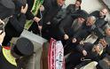 Τελέστηκε ἡ Ἐξόδιος Ἀκολουθία καὶ ἡ ταφὴ τοῦ μακαριστοῦ Γέροντος Κοσμᾶ, Καθηγουμένου τῆς Ἱερᾶς Μονῆς Στομίου Κονίτσης - Φωτογραφία 92