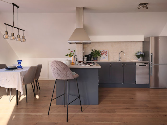 Κομψή και ζεστή διακόσμηση σε σοφίτα 63τμ - Φωτογραφία 6