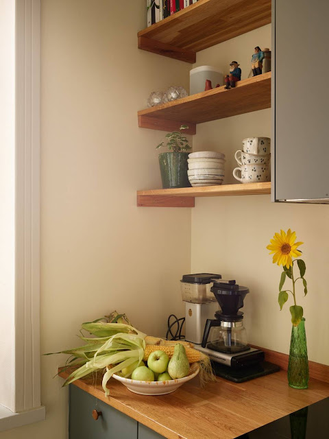 Διαμέρισμα σε σύγχρονο ρουστίκ στυλ διαμορφωμένο με οικονομικές επιλογές - Φωτογραφία 13