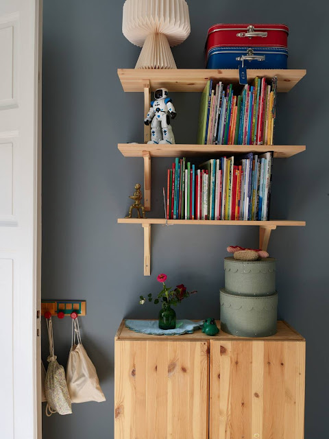 Διαμέρισμα σε σύγχρονο ρουστίκ στυλ διαμορφωμένο με οικονομικές επιλογές - Φωτογραφία 16