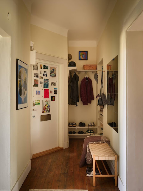 Διαμέρισμα σε σύγχρονο ρουστίκ στυλ διαμορφωμένο με οικονομικές επιλογές - Φωτογραφία 27