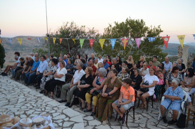 Πανηγυρικός εσπερινός μετ αρτοκλασιας  στο ιστορικό μοναστήρι του Προφήτη Ηλία στο Καραϊσκάκης Ξηρομέρου. - Φωτογραφία 3