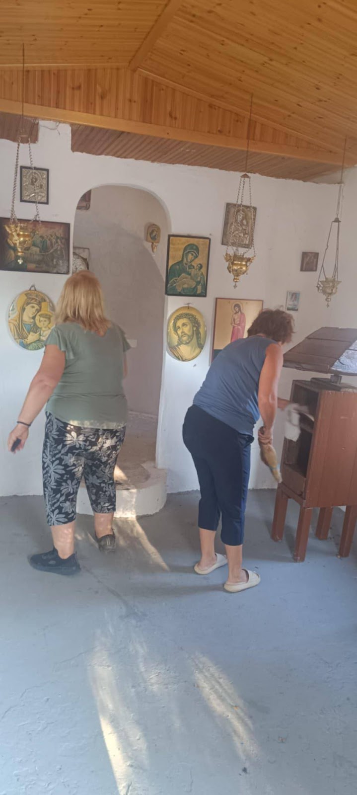 Γιωργος Μπαρμπαρουσης :   γιορτάζει  το εκκλησάκι της Παναγίας (Παναγούλα),στον Μαχαιρα - Φωτογραφία 3