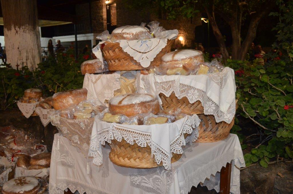 Με λαμπρότητα γιορτάστηκε η Παναγία η Λεσινιώτισσα σήμερα Παρασκευή 22 Αυγούστου 2025 - Φωτογραφία 69