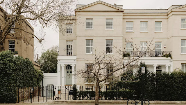 Όλα τα χαρακτηριστικά του Εγγλέζικου ύφους σε ένα σπίτι εξαιρετικής αισθητικής - Φωτογραφία 2