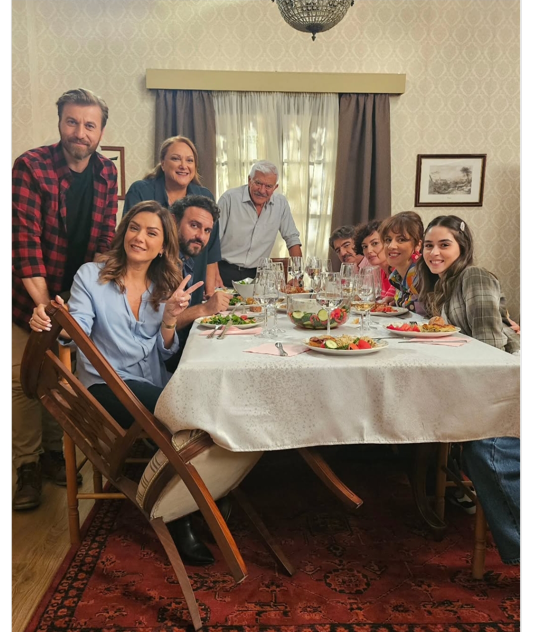 «Το Σόι σου» επιστρέφει μετά από 6 χρόνια – Η οικογένεια Χαμπέα ξαναμαζεύεται στο τραπέζι - Φωτογραφία 2