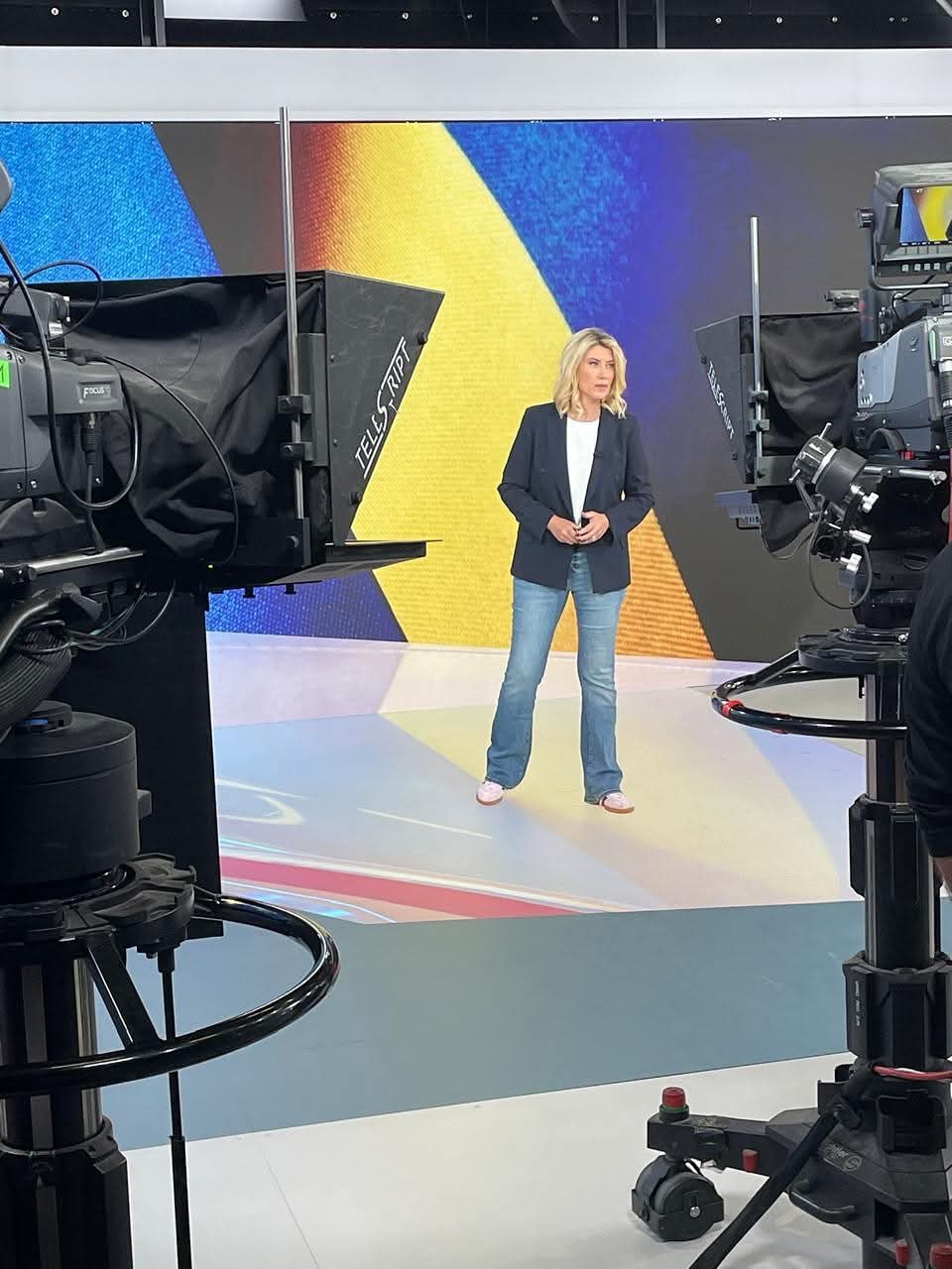 Δείτε πως είναι στην πραγματικότητα το νέο υπερσύγχρονο studio του του Σκαϊ - Τι είπε η Σία Κοσιώνη; - Φωτογραφία 3