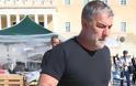 Κι όμως. Υπήρχε κάλεσμα στον Βασίλη Μπισμπίκη και Δέσποινα Βανδή να πάνε στο Σύνταγμα για να συναντήσουν τον Πάνο Ρούτσι