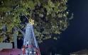 Δημήτρης Μπενέκος : Παρότι η βροχή δεν σταμάτησε στιγμή, σήμερα ζήσαμε μια από τις πιο όμορφες στιγμές μας: το άναμα του  Χριστουγεννιάτικου δέντρου! - Φωτογραφία 16