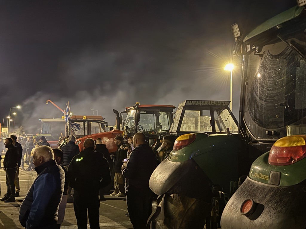 Το πρώτο βράδυ των αγροτών στα μπλόκα – Τι αποφάσισαν (φωτο-video) - Φωτογραφία 5