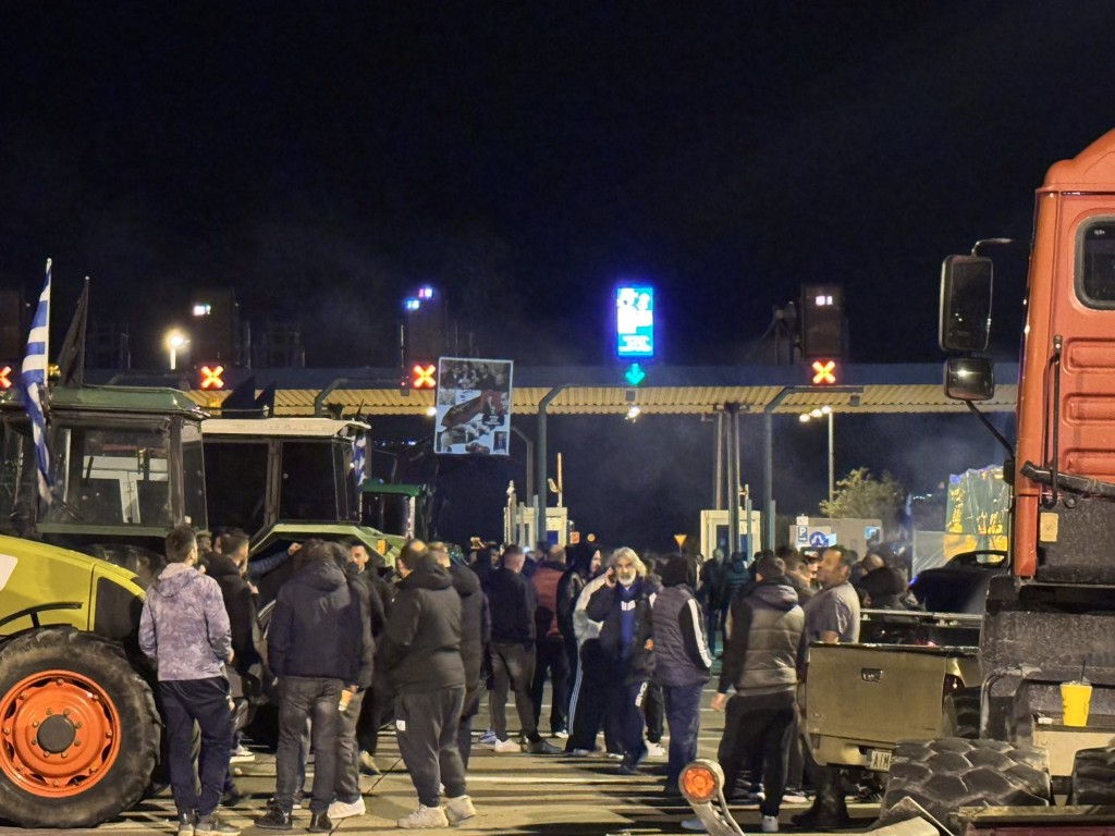 Το πρώτο βράδυ των αγροτών στα μπλόκα – Τι αποφάσισαν (φωτο-video) - Φωτογραφία 8