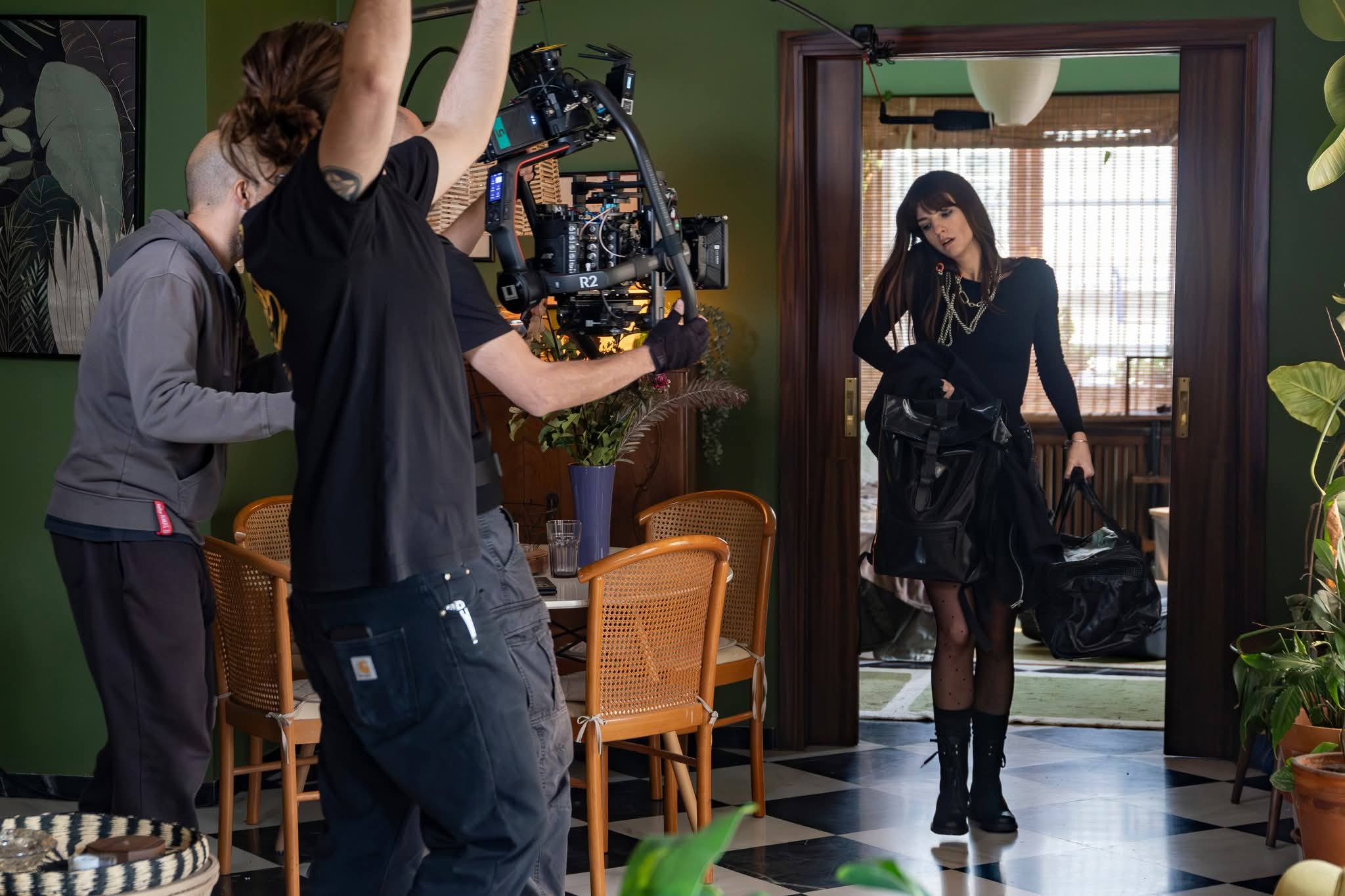 Ξεκίνησε τα γυρίσματά η  Βαλίτσα... - Φωτογραφία 4