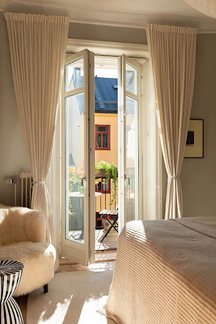 Καλαίσθητη και ζεστή διαμόρφωση σε διαμέρισμα κλασικής αρχιτεκτονικής - Φωτογραφία 13